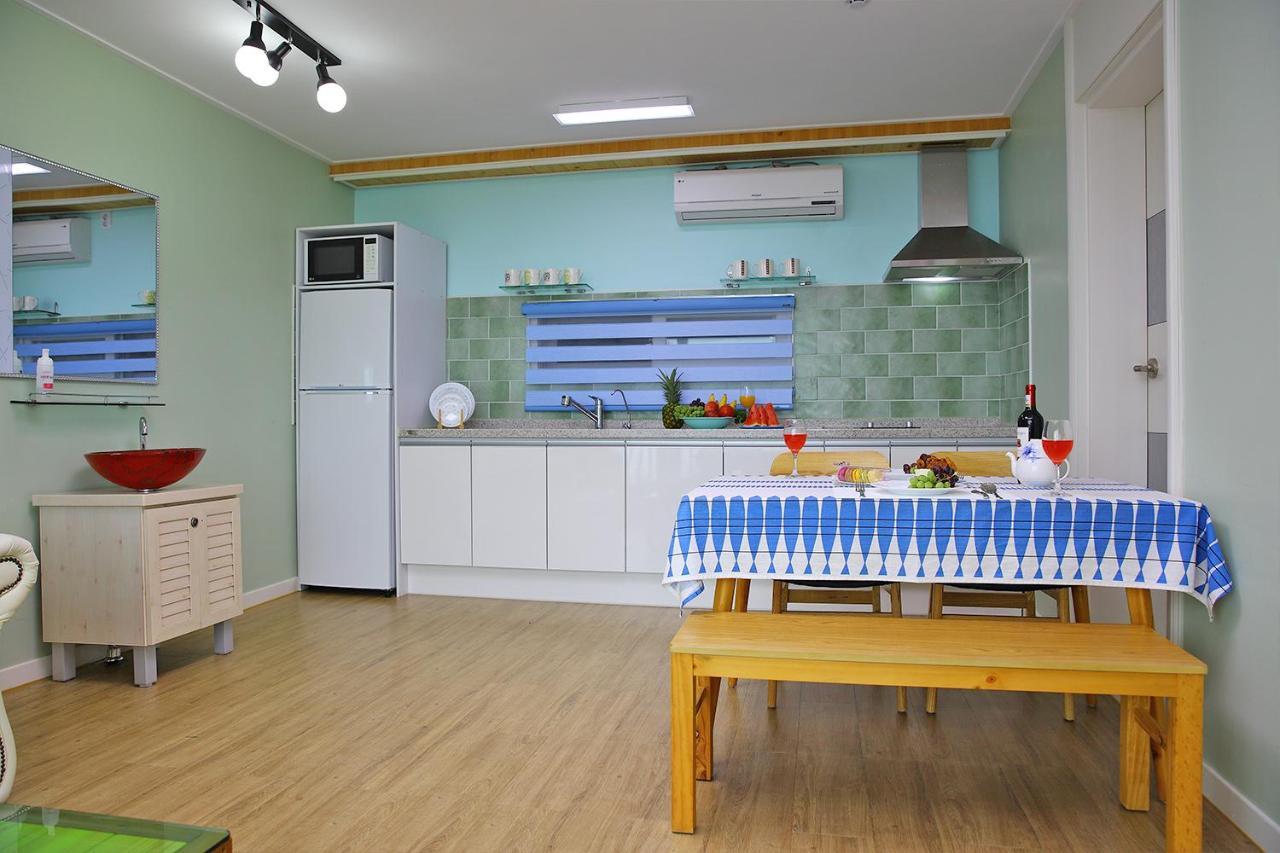 Montmartre Villa Namhae Eksteriør bilde