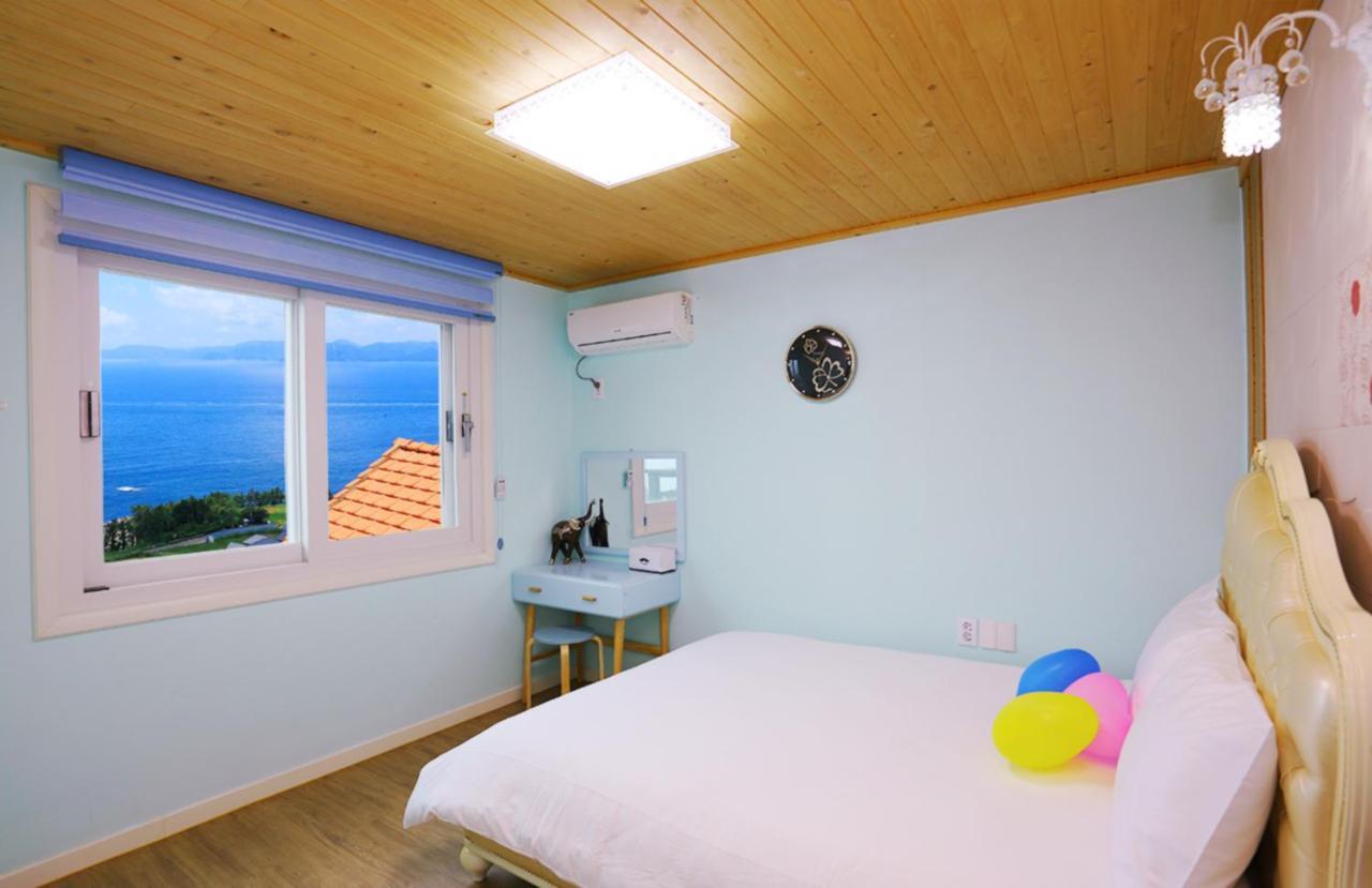 Montmartre Villa Namhae Eksteriør bilde