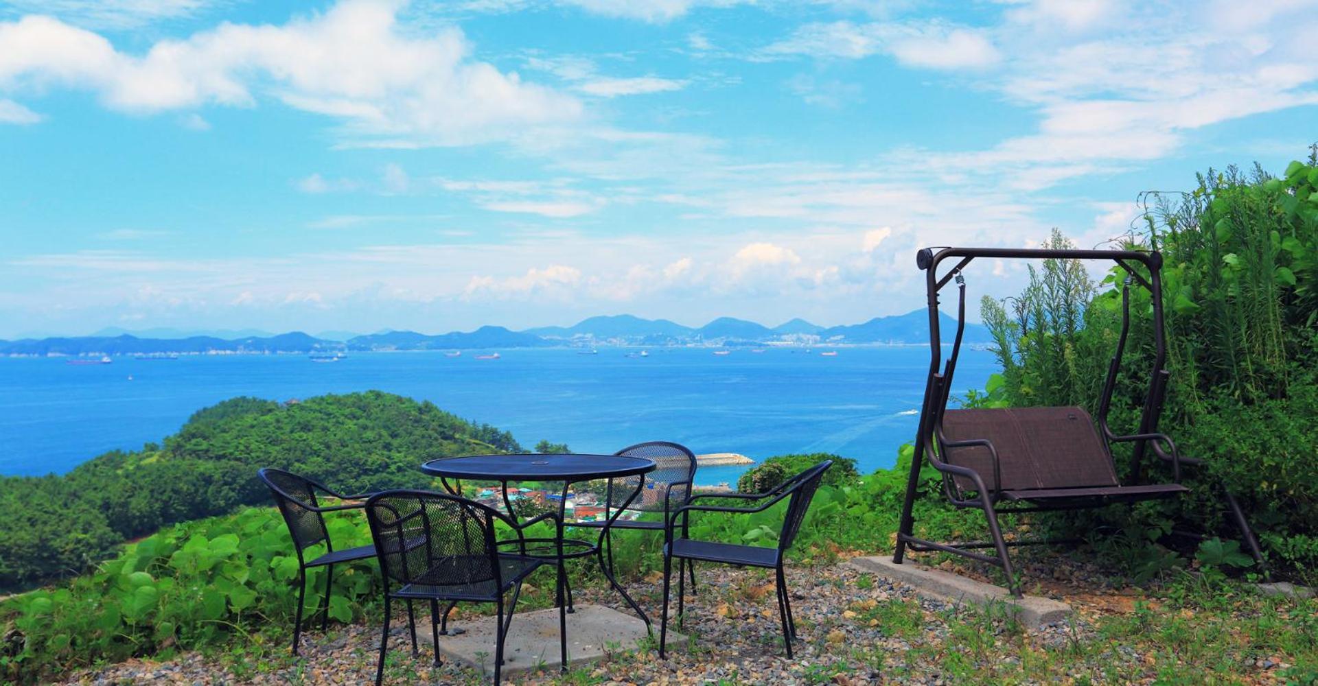 Montmartre Villa Namhae Eksteriør bilde