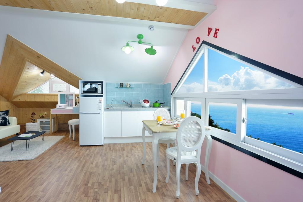 Montmartre Villa Namhae Eksteriør bilde