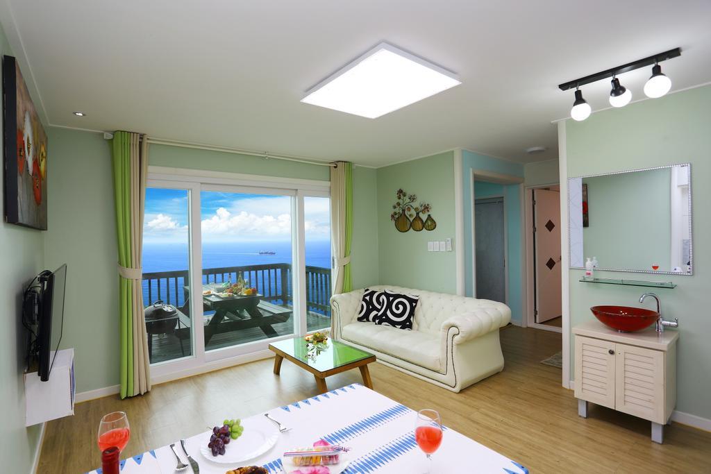 Montmartre Villa Namhae Eksteriør bilde