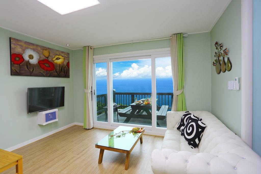 Montmartre Villa Namhae Eksteriør bilde